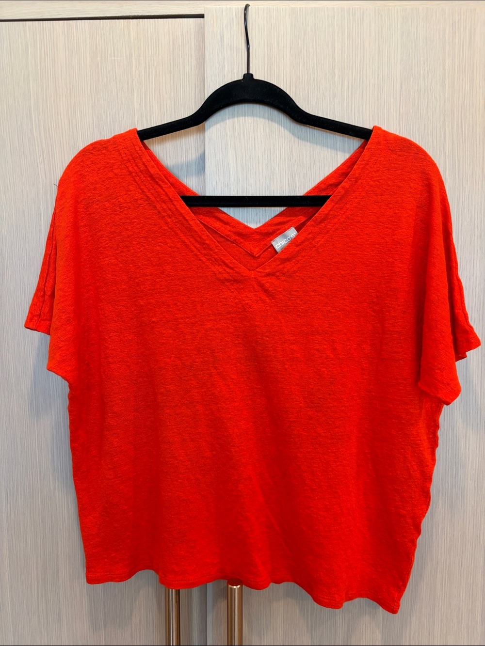 Chico's Bright Red V-Neck Short Sleeve Tee
